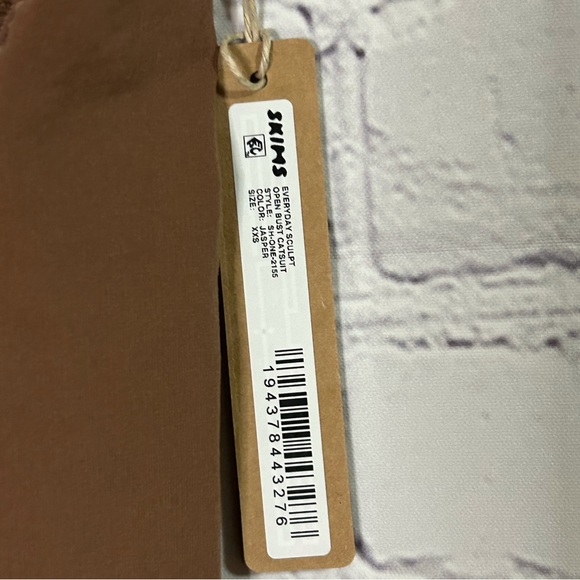 NWT SKIMS Everyday Sculpt Open Bust Catsuit Jasper Size XXS - Picture 11 of 11